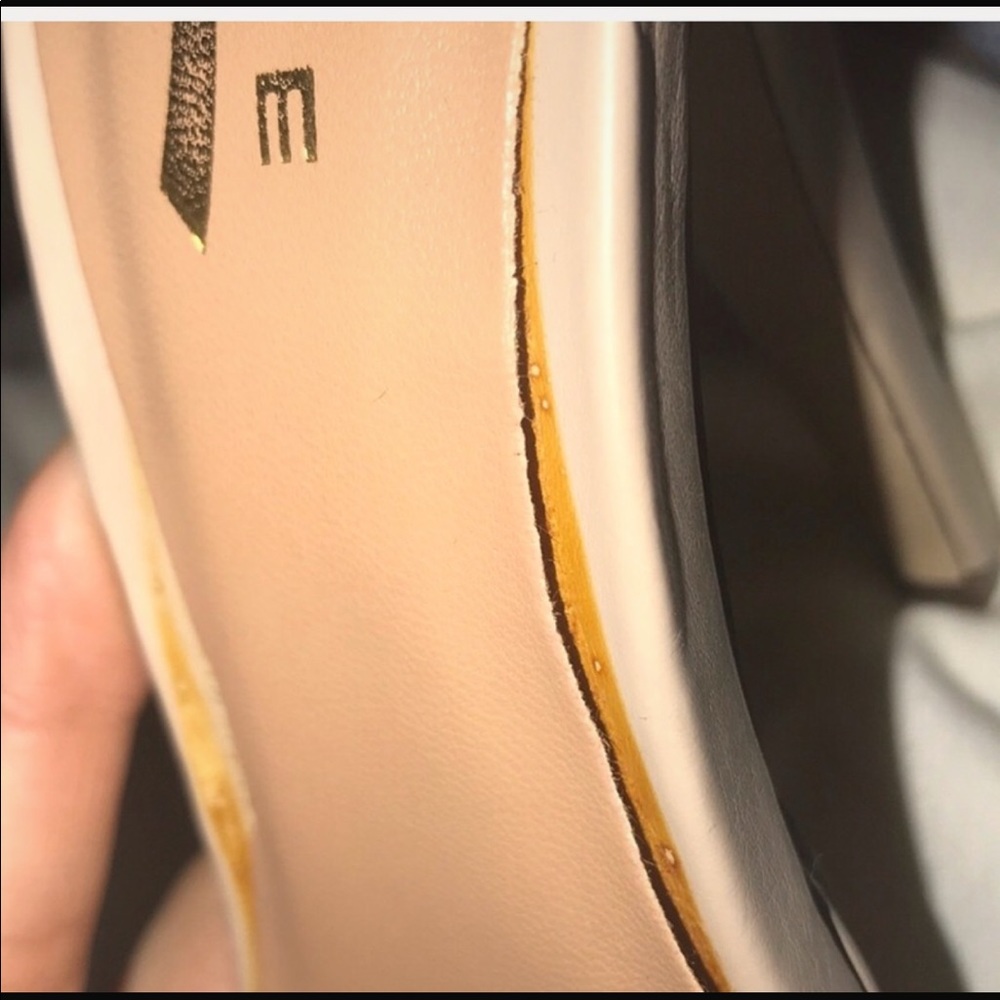 Heels - Picture 3 of 3